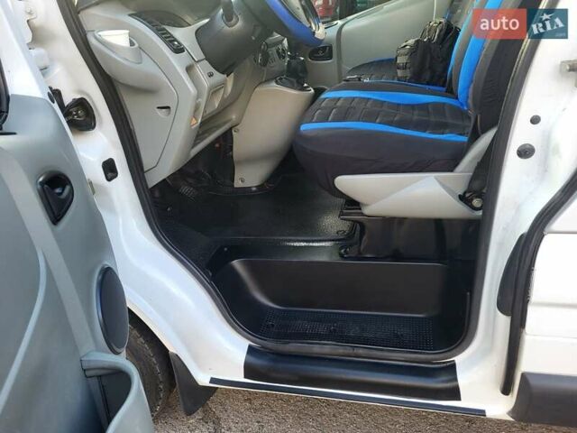 Белый Опель Виваро, объемом двигателя 1.9 л и пробегом 245 тыс. км за 7999 $, фото 71 на Automoto.ua