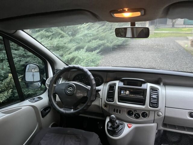 Белый Опель Виваро, объемом двигателя 1.9 л и пробегом 220 тыс. км за 5900 $, фото 7 на Automoto.ua