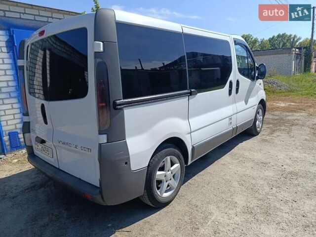 Белый Опель Виваро, объемом двигателя 1.9 л и пробегом 165 тыс. км за 7500 $, фото 2 на Automoto.ua