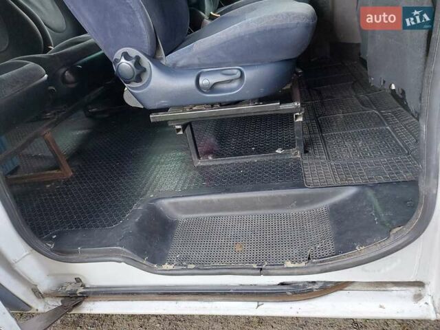 Белый Опель Виваро, объемом двигателя 1.87 л и пробегом 172 тыс. км за 7500 $, фото 3 на Automoto.ua