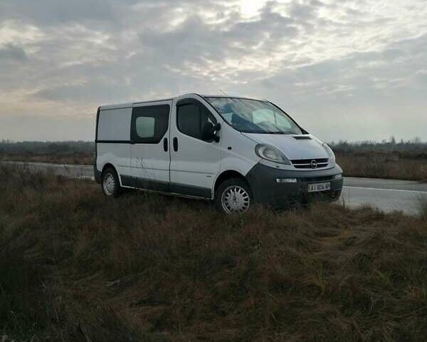 Белый Опель Виваро, объемом двигателя 1.9 л и пробегом 296 тыс. км за 7000 $, фото 3 на Automoto.ua