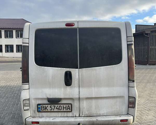 Белый Опель Виваро, объемом двигателя 1.9 л и пробегом 335 тыс. км за 6000 $, фото 6 на Automoto.ua