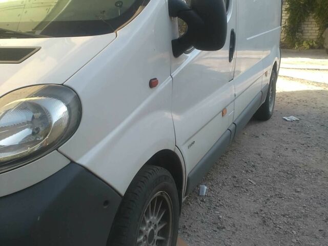 Белый Опель Виваро, объемом двигателя 1.9 л и пробегом 320 тыс. км за 5700 $, фото 2 на Automoto.ua