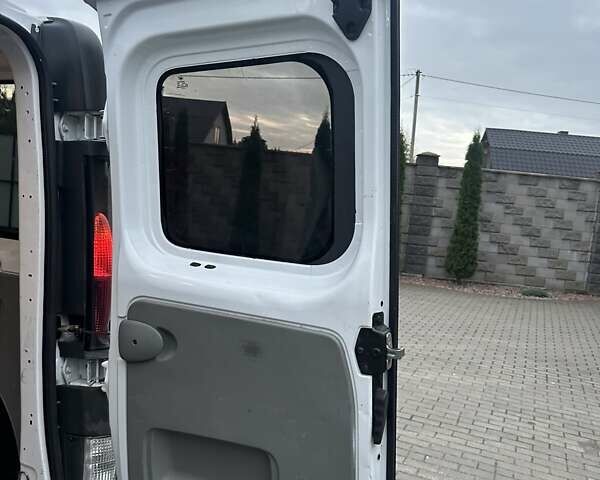 Білий Опель Віваро, об'ємом двигуна 1.9 л та пробігом 245 тис. км за 8800 $, фото 29 на Automoto.ua
