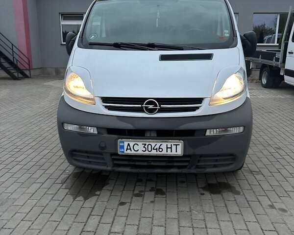 Білий Опель Віваро, об'ємом двигуна 1.9 л та пробігом 245 тис. км за 8800 $, фото 4 на Automoto.ua