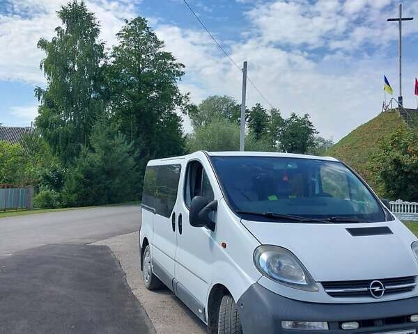 Білий Опель Віваро, об'ємом двигуна 1.9 л та пробігом 500 тис. км за 7999 $, фото 1 на Automoto.ua