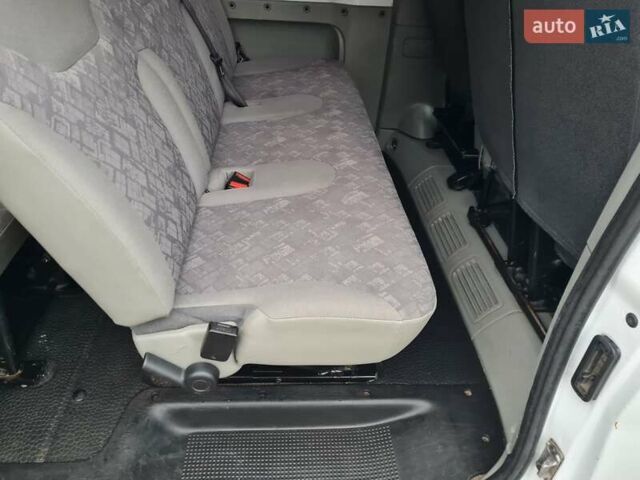 Белый Опель Виваро, объемом двигателя 1.9 л и пробегом 402 тыс. км за 7100 $, фото 7 на Automoto.ua