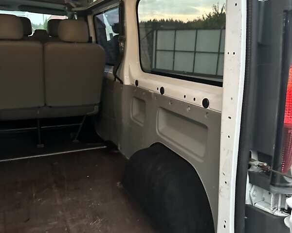 Білий Опель Віваро, об'ємом двигуна 1.9 л та пробігом 245 тис. км за 8800 $, фото 32 на Automoto.ua