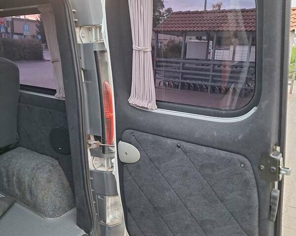 Білий Опель Віваро, об'ємом двигуна 1.9 л та пробігом 272 тис. км за 8800 $, фото 12 на Automoto.ua