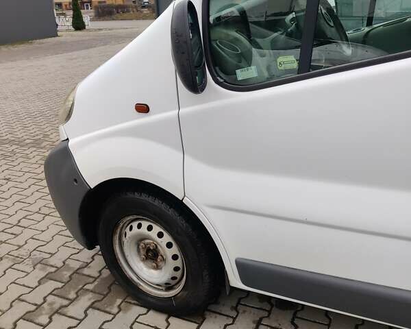 Белый Опель Виваро, объемом двигателя 1.87 л и пробегом 280 тыс. км за 6000 $, фото 12 на Automoto.ua