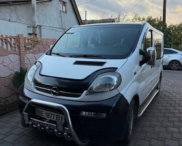 Белый Опель Виваро, объемом двигателя 1.87 л и пробегом 374 тыс. км за 7900 $, фото 1 на Automoto.ua