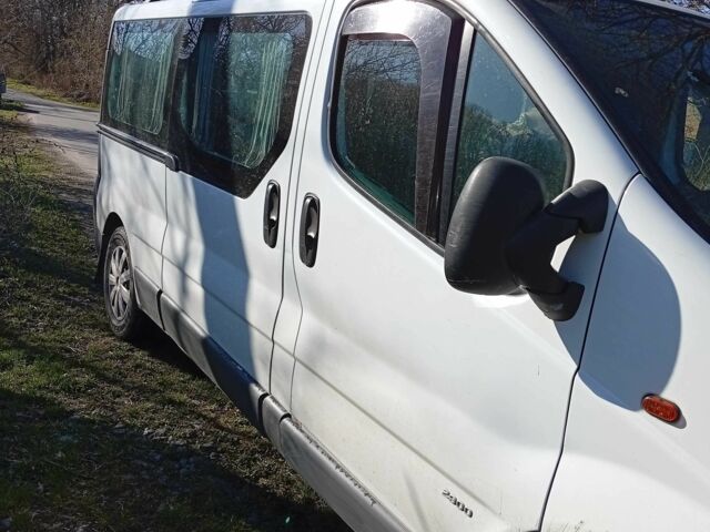 Белый Опель Виваро, объемом двигателя 1.9 л и пробегом 370 тыс. км за 7500 $, фото 2 на Automoto.ua