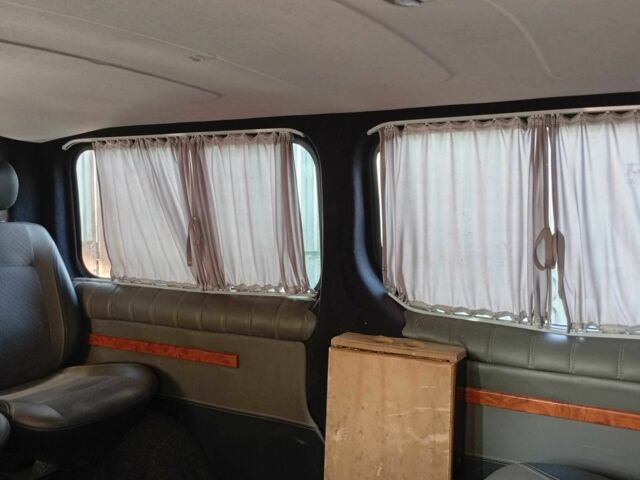 Белый Опель Виваро, объемом двигателя 1.9 л и пробегом 370 тыс. км за 7500 $, фото 7 на Automoto.ua