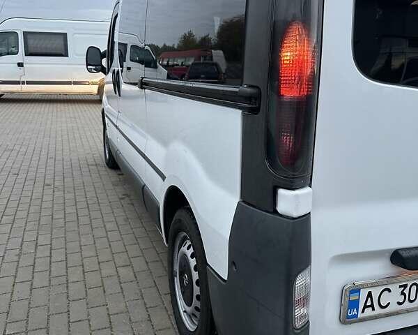 Білий Опель Віваро, об'ємом двигуна 1.9 л та пробігом 245 тис. км за 8800 $, фото 9 на Automoto.ua