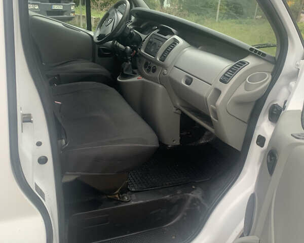 Білий Опель Віваро, об'ємом двигуна 1.9 л та пробігом 412 тис. км за 6800 $, фото 20 на Automoto.ua