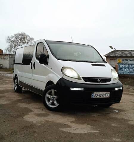 Білий Опель Віваро, об'ємом двигуна 1.9 л та пробігом 450 тис. км за 7200 $, фото 2 на Automoto.ua