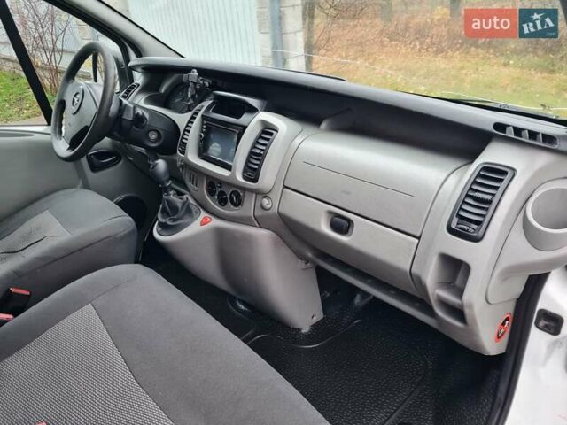 Белый Опель Виваро, объемом двигателя 1.9 л и пробегом 402 тыс. км за 7100 $, фото 10 на Automoto.ua