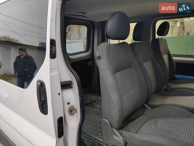Белый Опель Виваро, объемом двигателя 1.87 л и пробегом 280 тыс. км за 6000 $, фото 24 на Automoto.ua