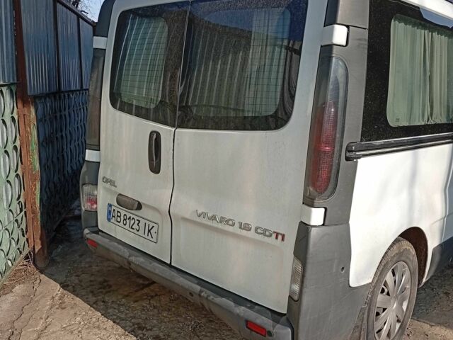 Белый Опель Виваро, объемом двигателя 1.9 л и пробегом 370 тыс. км за 7500 $, фото 3 на Automoto.ua