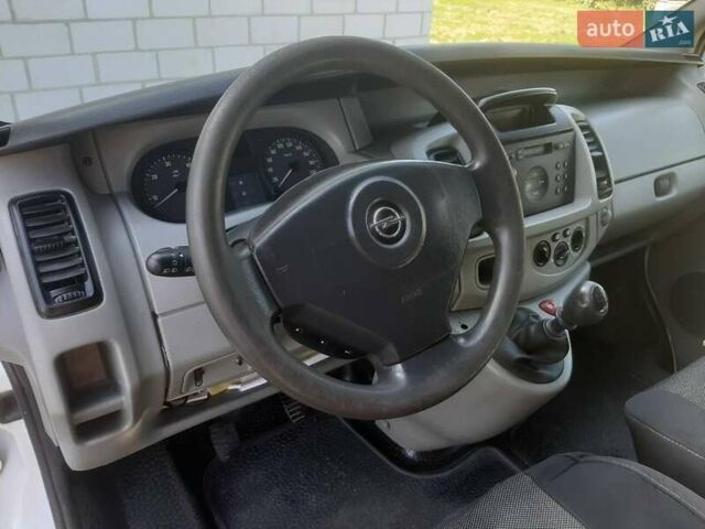 Белый Опель Виваро, объемом двигателя 1.87 л и пробегом 659 тыс. км за 4800 $, фото 18 на Automoto.ua