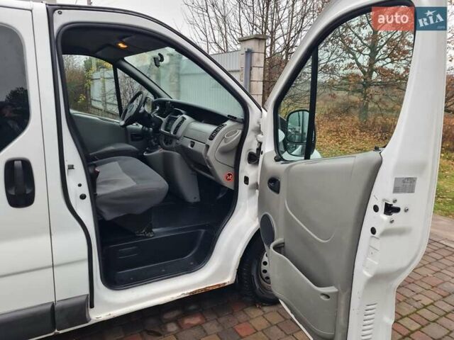 Белый Опель Виваро, объемом двигателя 1.9 л и пробегом 402 тыс. км за 7100 $, фото 8 на Automoto.ua