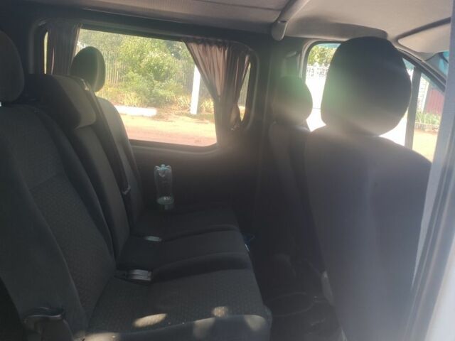 Білий Опель Віваро, об'ємом двигуна 1.9 л та пробігом 250 тис. км за 6800 $, фото 3 на Automoto.ua