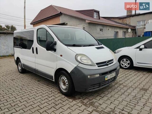 Белый Опель Виваро, объемом двигателя 1.87 л и пробегом 280 тыс. км за 6000 $, фото 5 на Automoto.ua