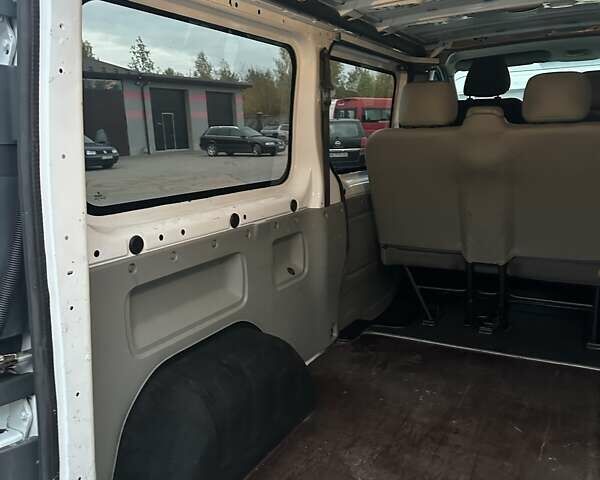 Білий Опель Віваро, об'ємом двигуна 1.9 л та пробігом 245 тис. км за 8800 $, фото 31 на Automoto.ua