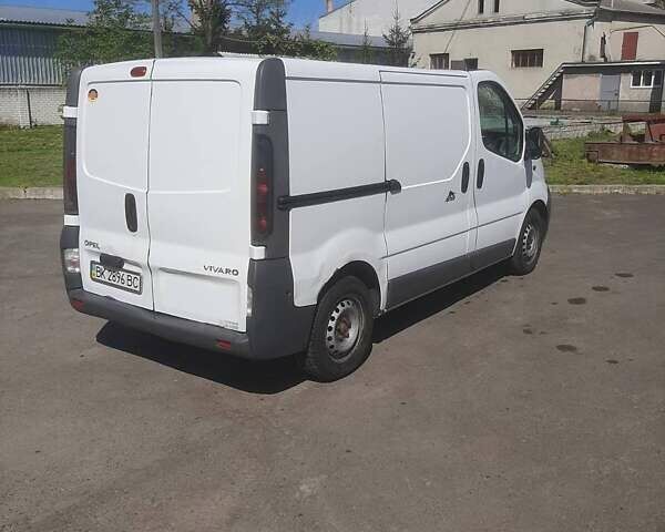 Белый Опель Виваро, объемом двигателя 1.87 л и пробегом 659 тыс. км за 4800 $, фото 8 на Automoto.ua
