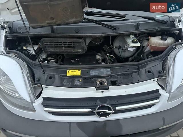 Білий Опель Віваро, об'ємом двигуна 1.9 л та пробігом 245 тис. км за 8800 $, фото 34 на Automoto.ua