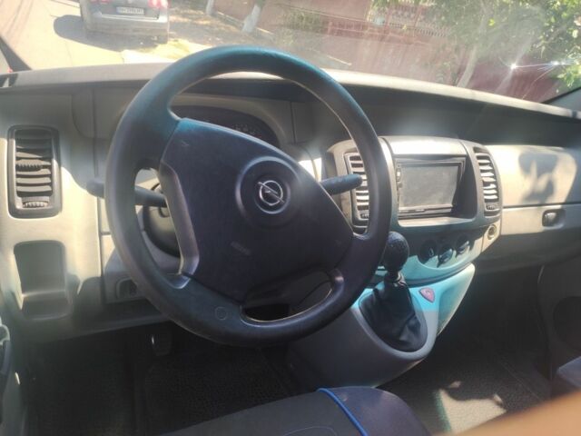 Білий Опель Віваро, об'ємом двигуна 1.9 л та пробігом 250 тис. км за 6800 $, фото 2 на Automoto.ua