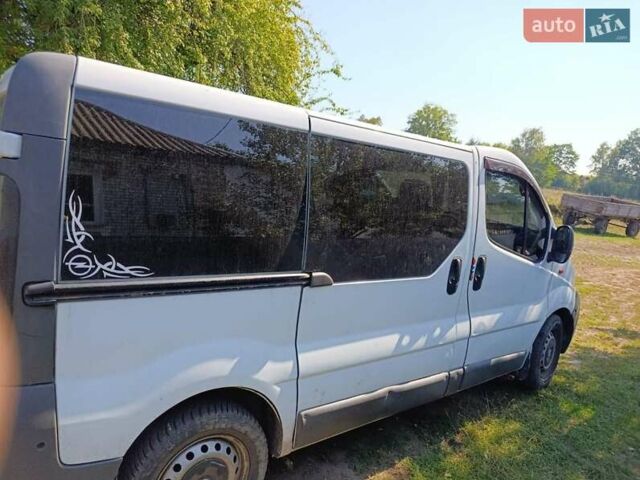 Белый Опель Виваро, объемом двигателя 1.87 л и пробегом 360 тыс. км за 5500 $, фото 2 на Automoto.ua