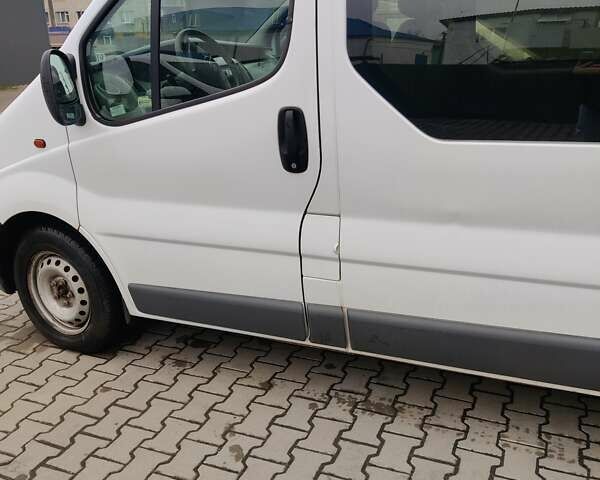 Белый Опель Виваро, объемом двигателя 1.87 л и пробегом 280 тыс. км за 6000 $, фото 13 на Automoto.ua