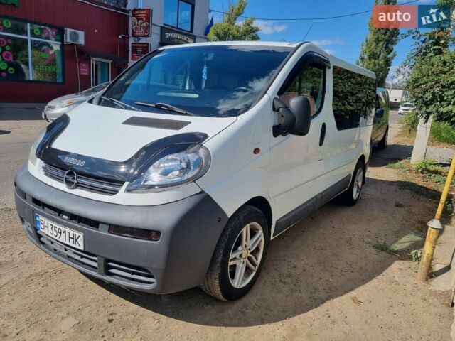 Белый Опель Виваро, объемом двигателя 1.9 л и пробегом 430 тыс. км за 5800 $, фото 1 на Automoto.ua