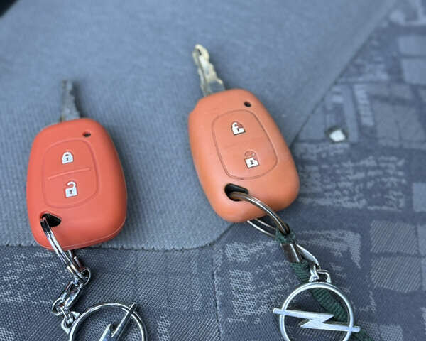 Белый Опель Виваро, объемом двигателя 1.9 л и пробегом 415 тыс. км за 5999 $, фото 14 на Automoto.ua