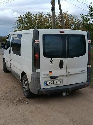 Белый Опель Виваро, объемом двигателя 2.46 л и пробегом 317 тыс. км за 7700 $, фото 5 на Automoto.ua