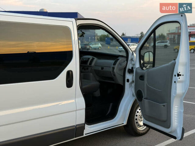 Білий Опель Віваро, об'ємом двигуна 1.9 л та пробігом 340 тис. км за 7800 $, фото 18 на Automoto.ua