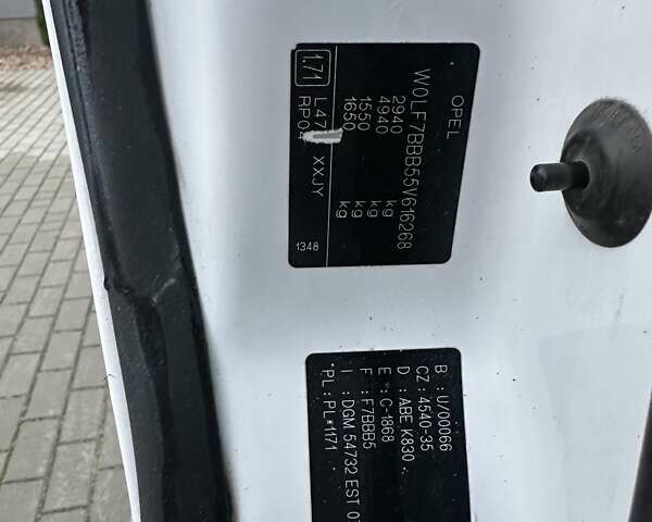 Білий Опель Віваро, об'ємом двигуна 1.9 л та пробігом 245 тис. км за 8800 $, фото 23 на Automoto.ua