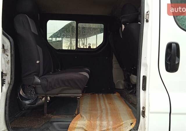 Білий Опель Віваро, об'ємом двигуна 1.9 л та пробігом 450 тис. км за 7200 $, фото 7 на Automoto.ua