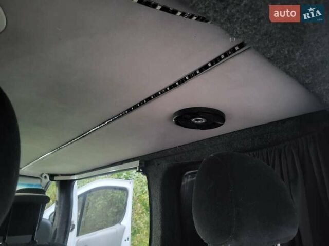 Білий Опель Віваро, об'ємом двигуна 1.9 л та пробігом 243 тис. км за 7800 $, фото 96 на Automoto.ua