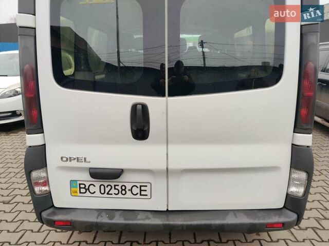 Белый Опель Виваро, объемом двигателя 1.87 л и пробегом 280 тыс. км за 6000 $, фото 23 на Automoto.ua