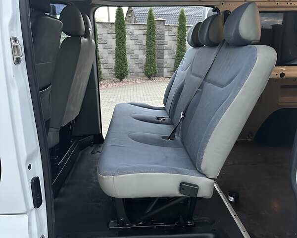 Білий Опель Віваро, об'ємом двигуна 1.9 л та пробігом 245 тис. км за 8800 $, фото 27 на Automoto.ua