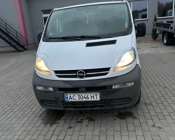 Білий Опель Віваро, об'ємом двигуна 1.9 л та пробігом 245 тис. км за 8800 $, фото 3 на Automoto.ua