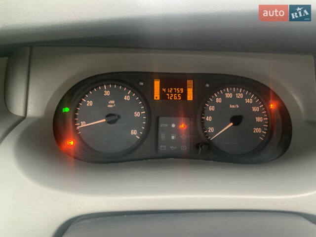 Білий Опель Віваро, об'ємом двигуна 1.9 л та пробігом 412 тис. км за 6800 $, фото 14 на Automoto.ua