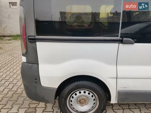 Белый Опель Виваро, объемом двигателя 1.87 л и пробегом 280 тыс. км за 6000 $, фото 1 на Automoto.ua