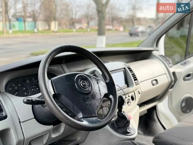 Белый Опель Виваро, объемом двигателя 1.87 л и пробегом 425 тыс. км за 7000 $, фото 17 на Automoto.ua