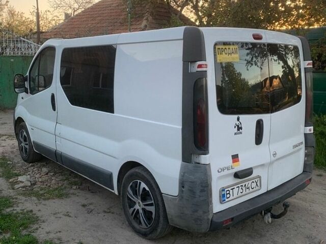Белый Опель Виваро, объемом двигателя 2.5 л и пробегом 320 тыс. км за 6350 $, фото 4 на Automoto.ua