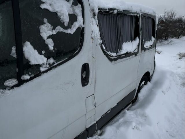 Білий Опель Віваро, об'ємом двигуна 0 л та пробігом 300 тис. км за 3500 $, фото 3 на Automoto.ua