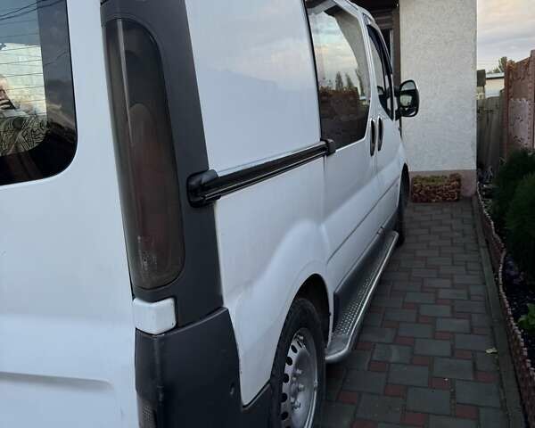 Белый Опель Виваро, объемом двигателя 1.87 л и пробегом 374 тыс. км за 7900 $, фото 12 на Automoto.ua