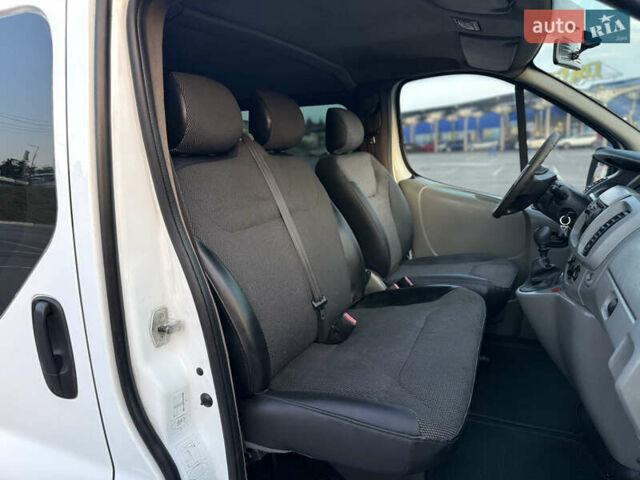 Білий Опель Віваро, об'ємом двигуна 1.9 л та пробігом 340 тис. км за 7800 $, фото 16 на Automoto.ua